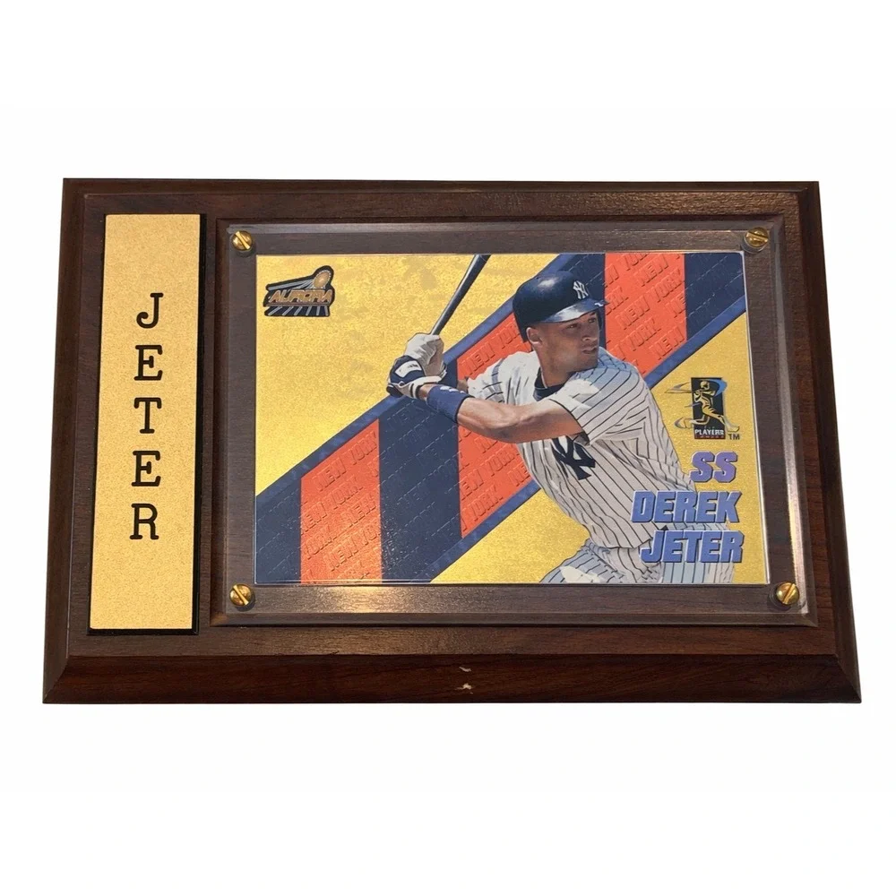 Vintage Derek Jeter New‎ York Yankees 1996 Baseball Card in the Wooden Plaque